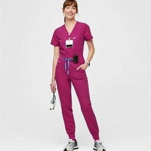 Raspberry sorbet Figs scrub set S top and XS TALL bottoms